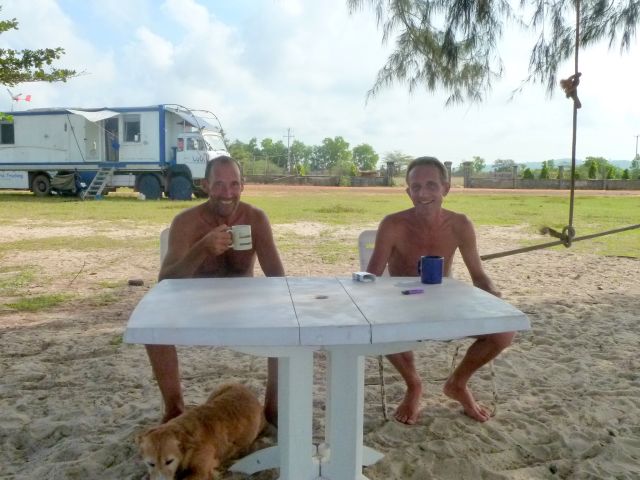 Rick aus Australien und Lolo beim Morgenkaffee.